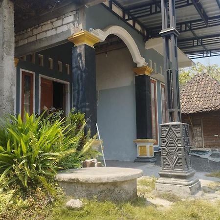 Hellsel Homestay Lamongan Kültér fotó